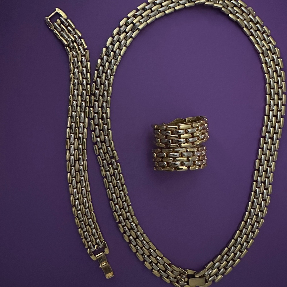 Elegant Gold Jewelry Set